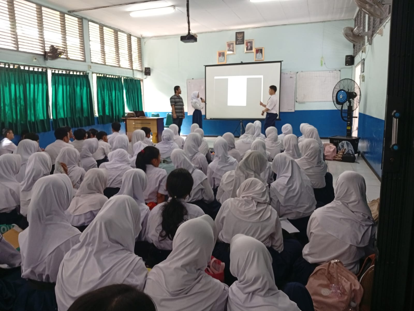 Roadshow Workshop Membaca Ke SMP Negeri 251 Jakarta